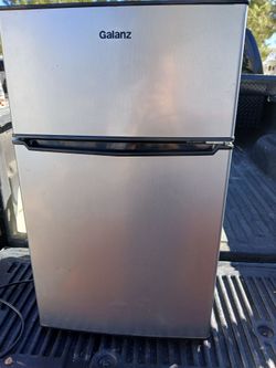 Galanz Mini Fridge/Freezer