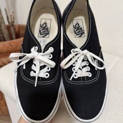 VANS Authentic Shoes (black)- Size 8.5 Women’s 