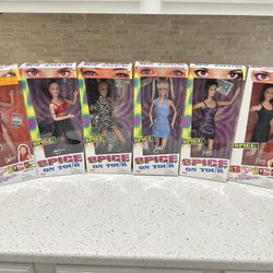 SIX SPICE GIRLS DOLLS IN ORIGINAL BOXES WITH MAGAZINES & TOUR BOX
