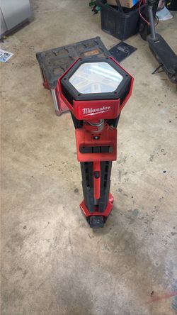 Milwaukee M1 18 power tower