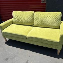 Couch Green