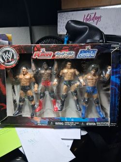 WWE Raw & SmackDown Superstars 4-Figure Set