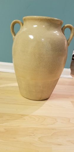 Decorative neutral ceramic Urn / Vase