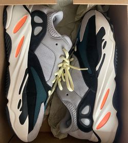 🔥 NEED GONE TODAY – Yeezy 700 Wave Runner 10.5 OG Box – $160 FIRM