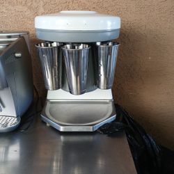 Maquina Para Milk  Shake Ó Chocomiles.  ! Solo  Persona's Interesadas..