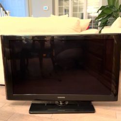 Samsung 40” LCD TV – Excellent Condition