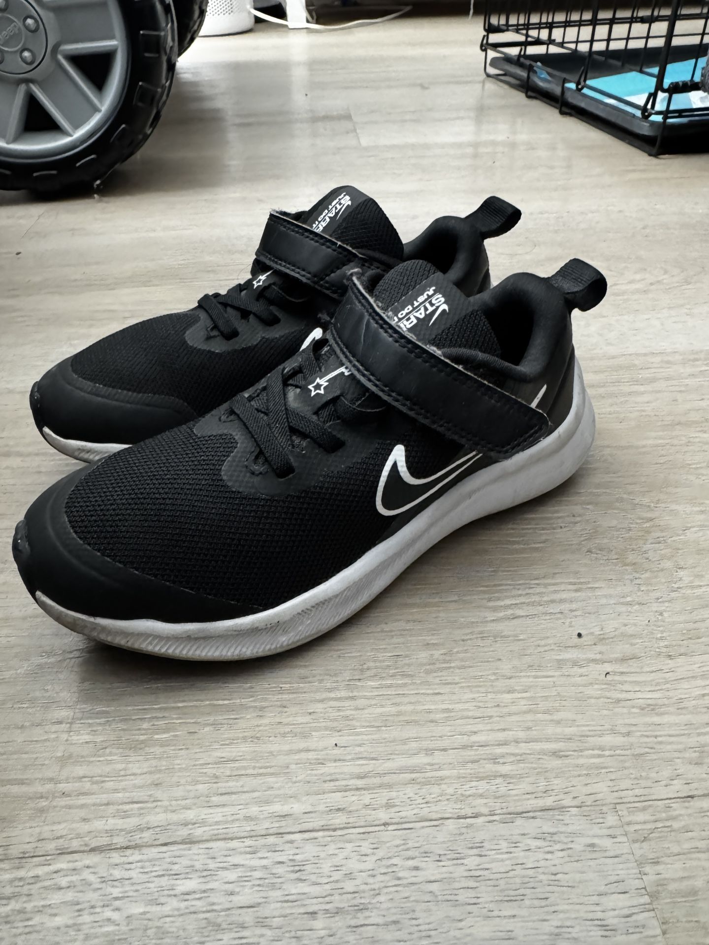 Nike Star Runner 3 'Black White'
