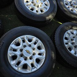 4 2024 CHEVROLET 2500 RIMS&TIRES 