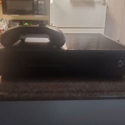 Xbox One For Sale W/ One Controller. All Cables Included And Working