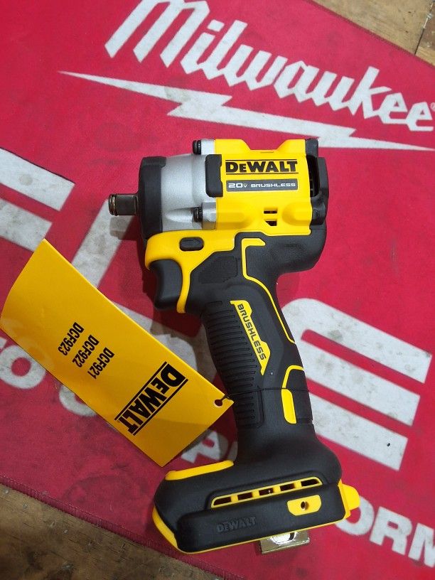 DEWALTATOMIC 20V MAX Cordless Brushless 1/2 in. Variable Speed Impact Wrench (Tool Only)