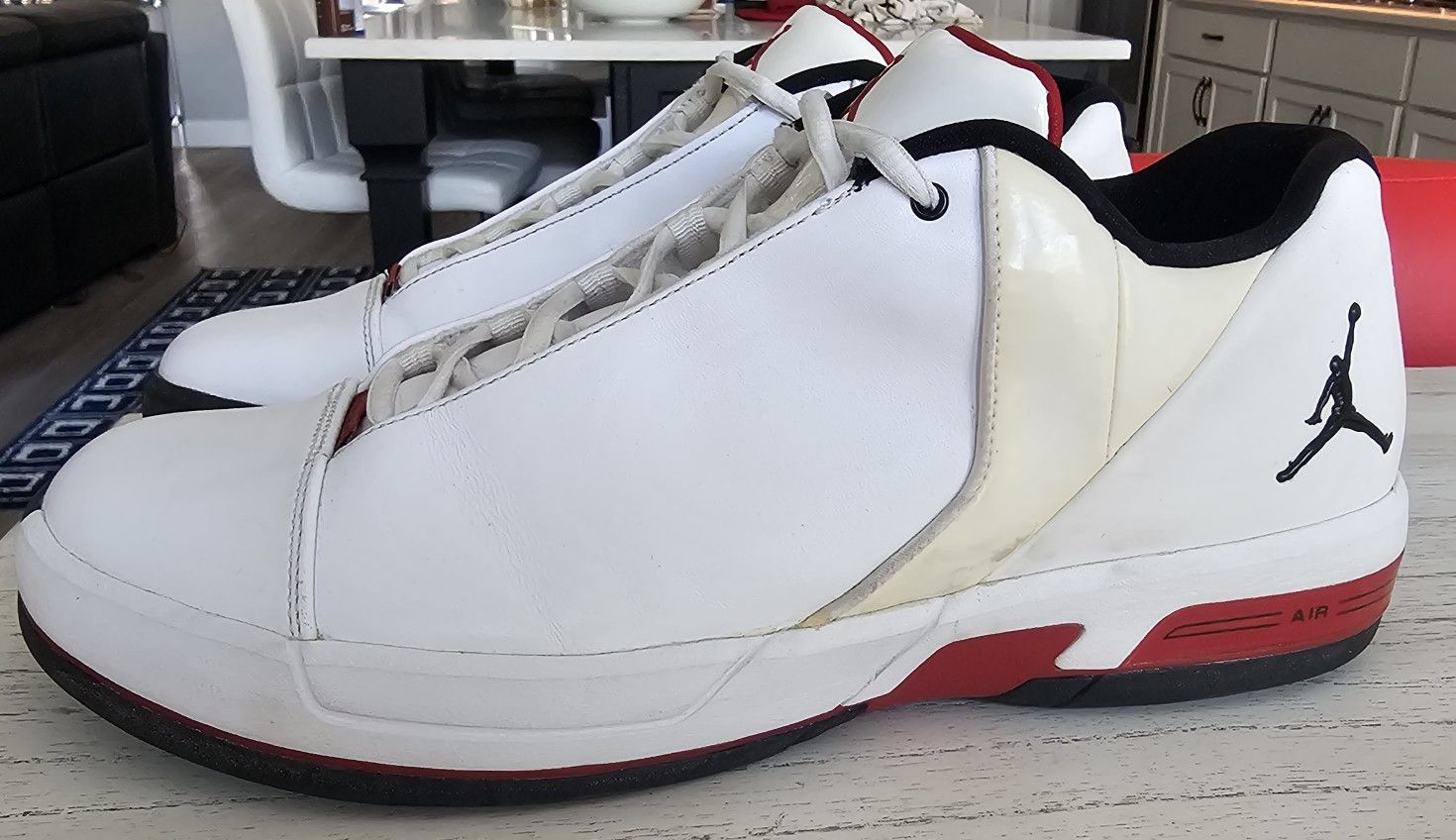 Air Jordan - Mens Size 12 - TE3 Low 435454-101 White/Black-Varsity Red