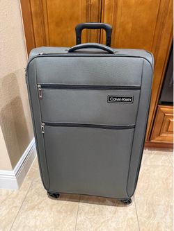 Calvin Klein 30” Softside Luggage - Expendable Spinner - Grey
