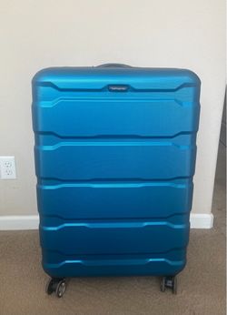 Samsonite Omni PC 28” Hardshell Luggage