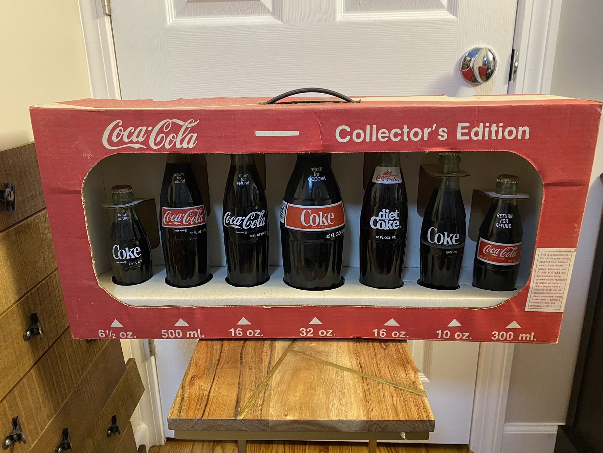 Coca-Cola (Collector’s Edition)/Glass Bottles (7 Pieces)-never opened.. Condition is "New".