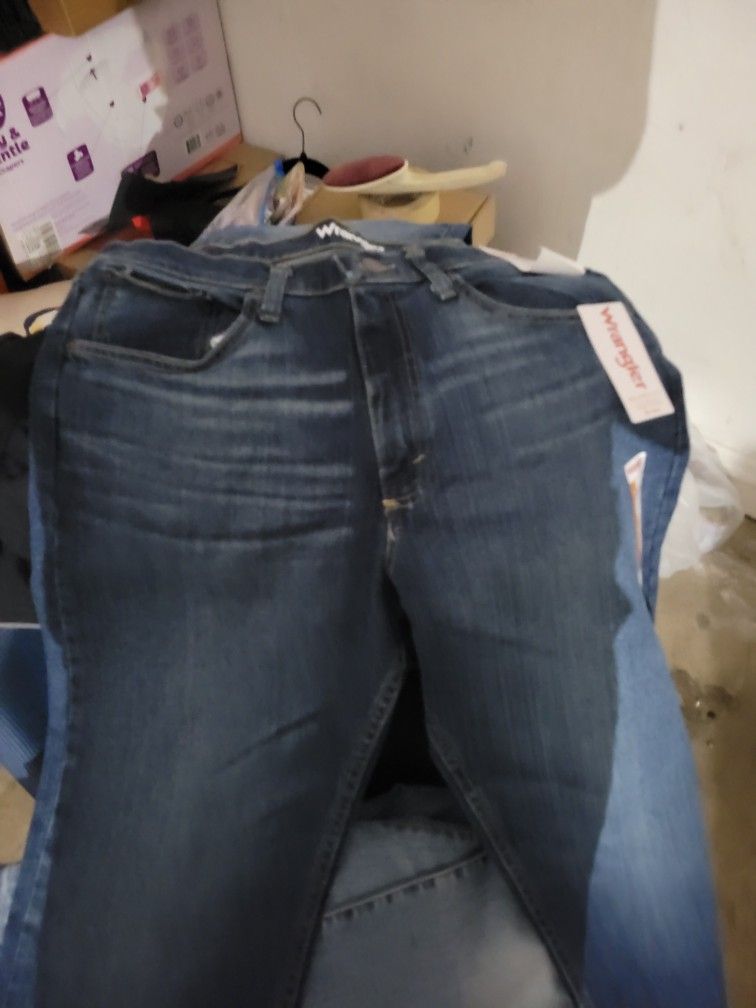 Levis