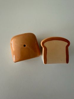 Mini salt and pepper shaker