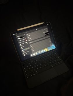 M1 iPad Air + Apple Pencil + Keyboard Case