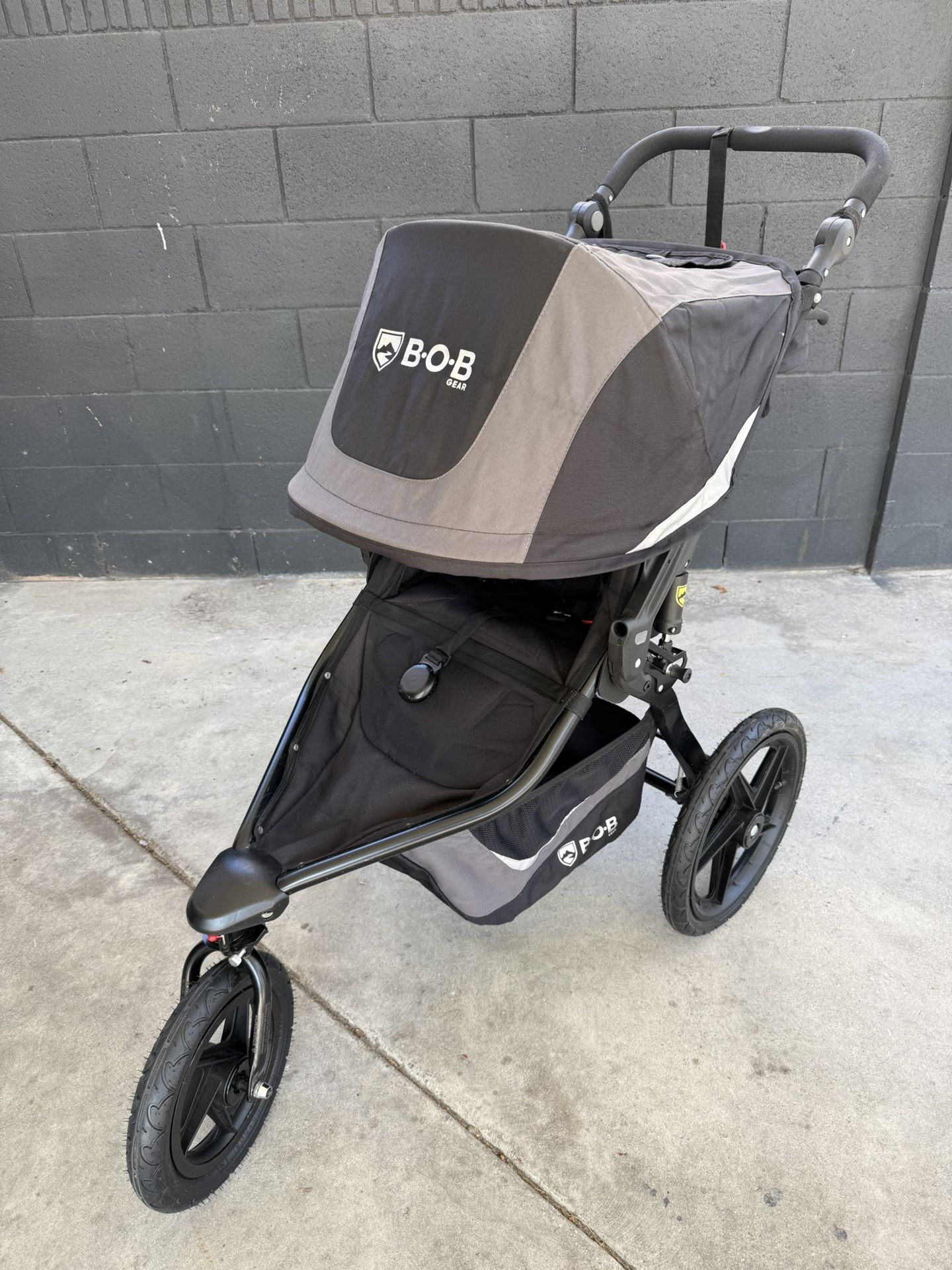 BOB Gear Revolution Flex 3.0 Jogging Stroller, Graphite Black
