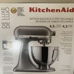 Kitchen Aid Deluxe standing mixer 