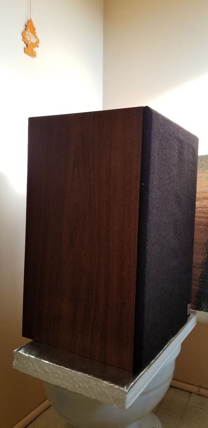 Klipsch KG2 Speakers. Great condition. Oiled Walnut finish - PAIR