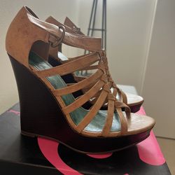 Wedges 8.5