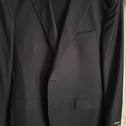 NWT Zegna cloth Italian made Modern Fit size 44L wool suit
