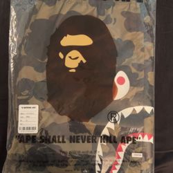 BAPE 1ST CAMO SIDE SHARK BEACH SHORTS MENS