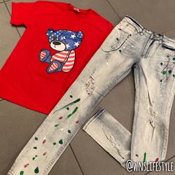 Jeans + bear T-shirt