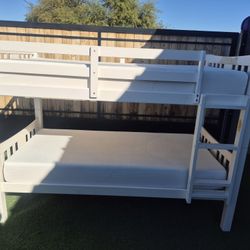 Wood Bunk Bed With Memory Foam Mattress In Good Condition 