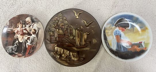 3 Collectible Plates