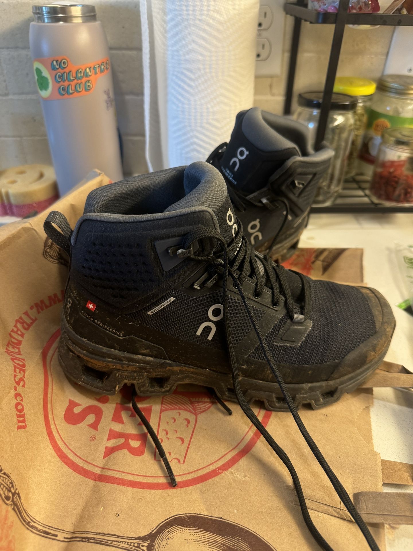 On Cloud Hiking Boots Size 7