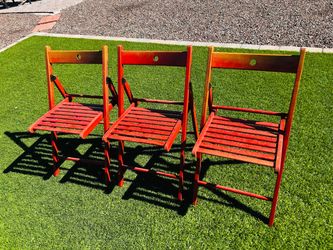 Wooden foldable chairs ( 3 )