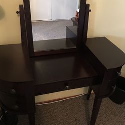 Brown Makeup Vanity With Drawers