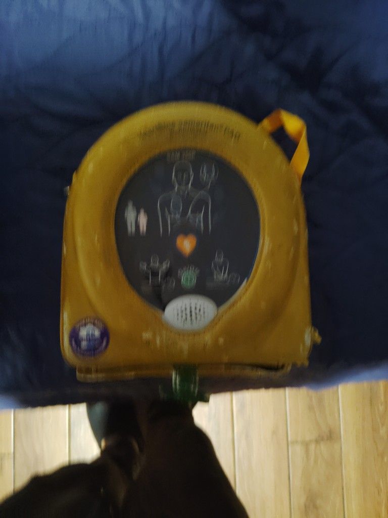 Defibrillator