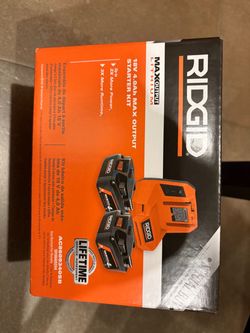Ridgid 18V MAX Output Starter Kit with (2)  4.0 Ah Batteries and Charger