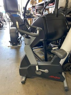 Life Fitness CLSC Upright Bike 