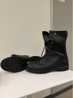 Men’s Fort Lewis Danner boot.
