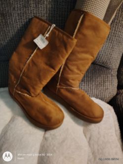 Sued boots