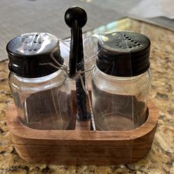 Salt And pepper shaker