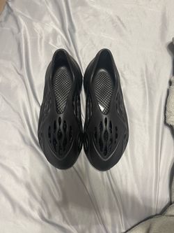 Yeezy foam runner size 8 in men’s