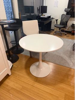 Tulip table