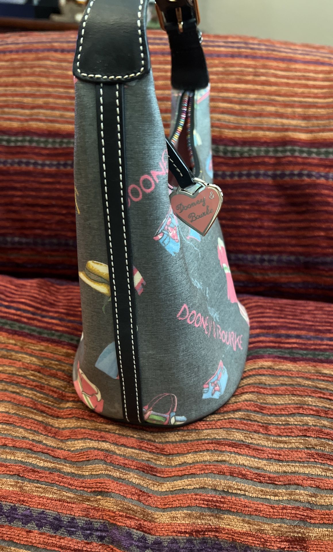 Genuine Dooney And Bourke Beach Bucket Bag Jewelry Accessories