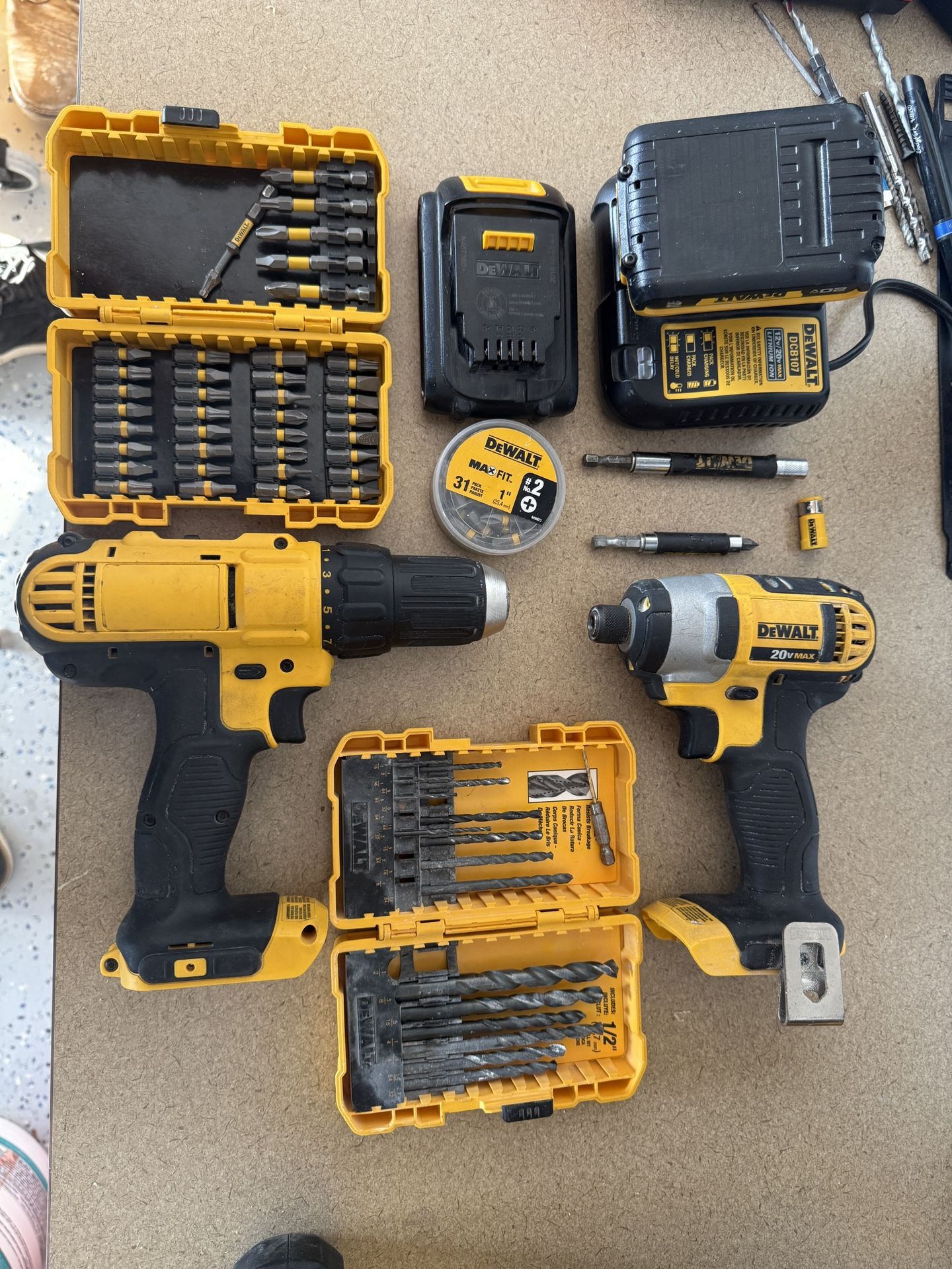 Dewalt Impact Driver & Drill Set