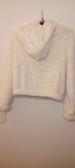 New Ambiance Outerwear Size Small S White Faux Fur Cropped Zipper Jacket Hoodie
Ambiance Appare