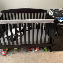 Crib And Changing Table 