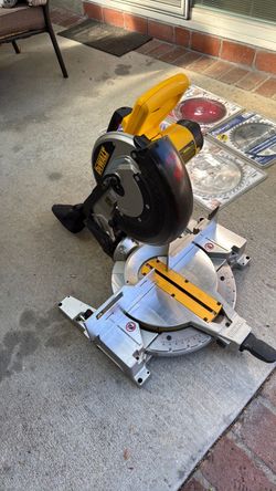 Dewalt 10 in miter saw