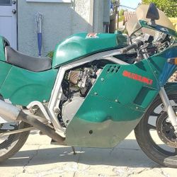 1985 GSXR750 With CA Title. Very Rare!