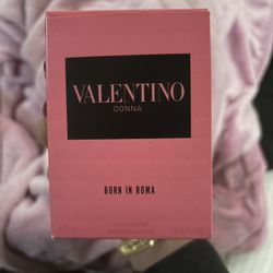 Valentino Donna  Born In Roma 