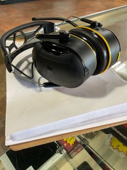 3M HEADPHONES