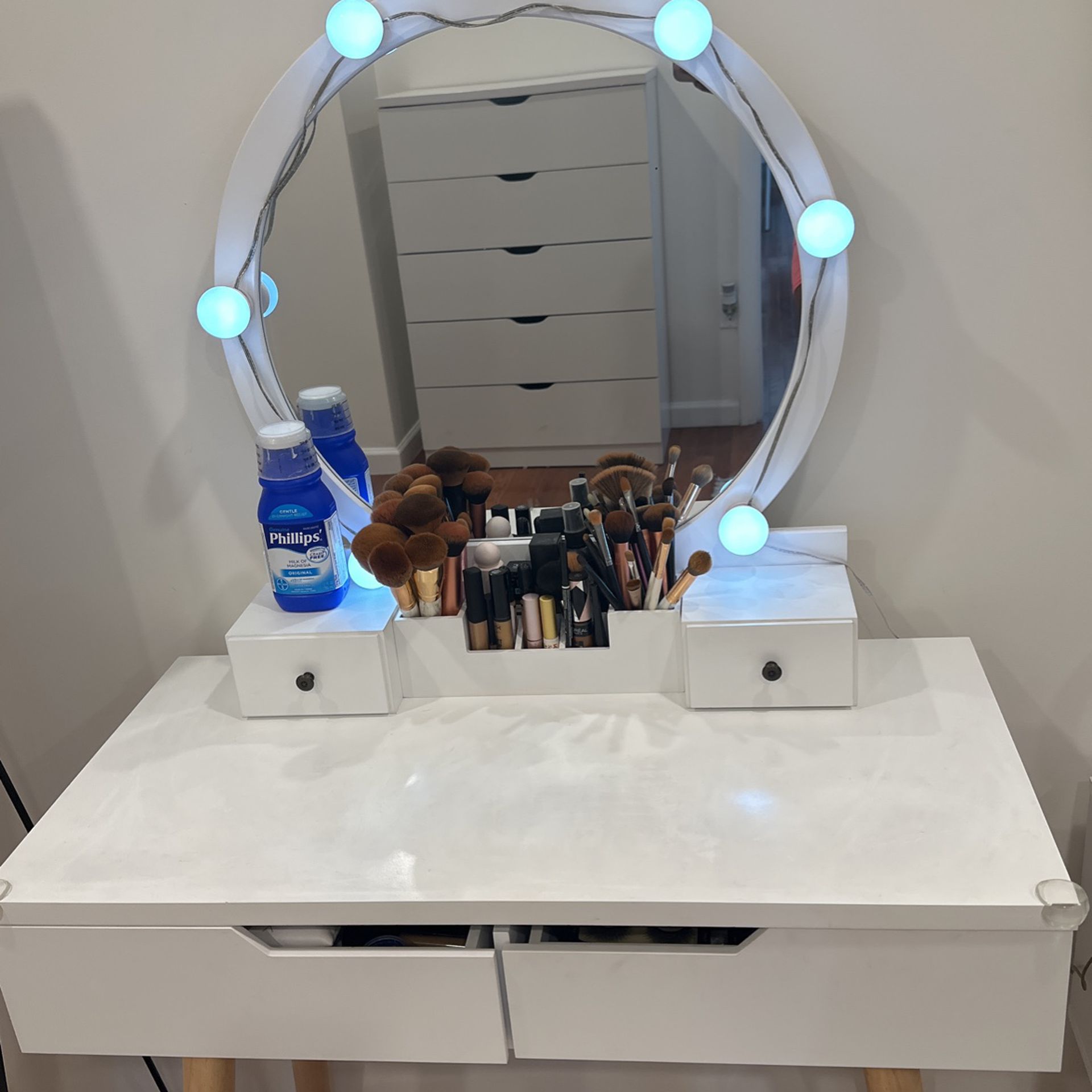 Vanity Set With LED Light And Chair 
